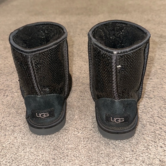 Girls sparkly black UGGS - Picture 3 of 4